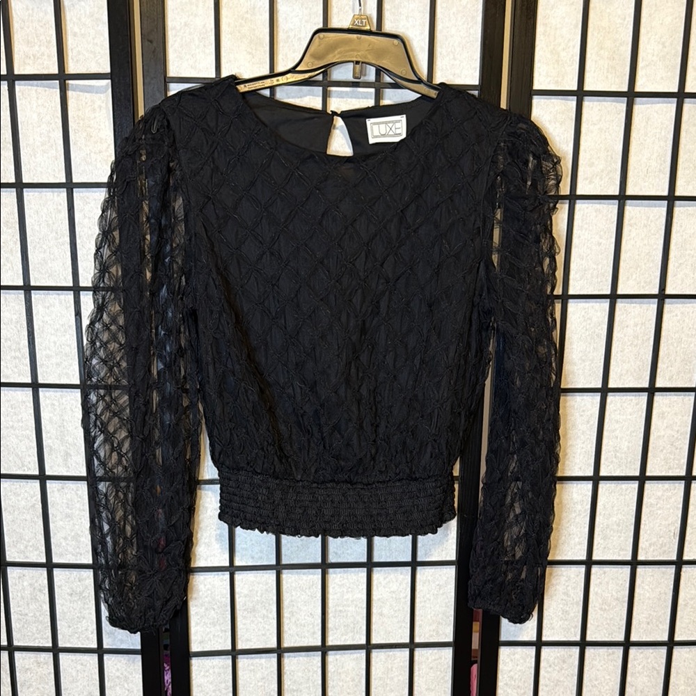 Luxe Black Ribbed Puff Sleeve Blouse